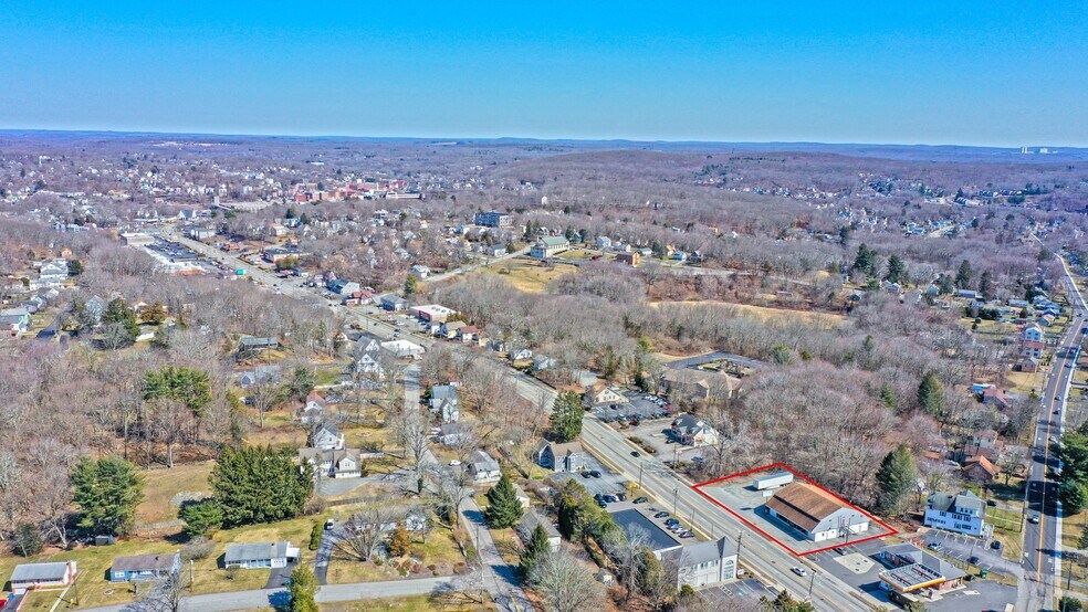 More Photos Of 558 W Main St, Norwich Freestanding For Sale