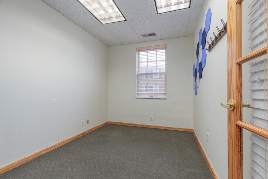 More Photos Of 3270 Hampton Ave, Saint Louis Loft Creative Space For Lease