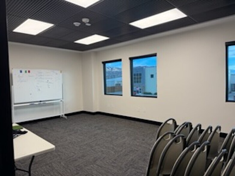 More Photos Of 1630 W 2225 S, Woods Cross Airplane Hangar For Lease