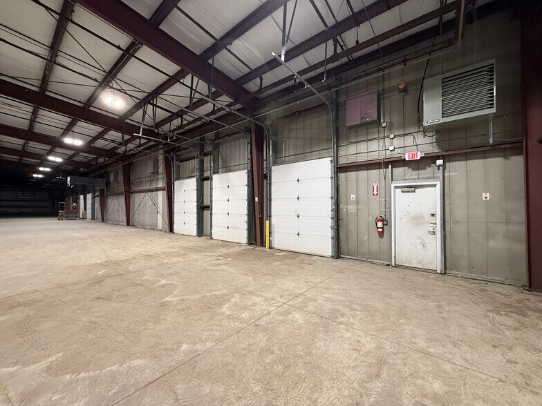 More Photos Of 2055 N Towne Ln NE, Cedar Rapids Manufacturing For Sale