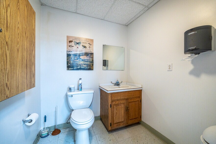 More Photos Of 18256 Campground Rd, Phillipsburg Auto Dealership For Sale