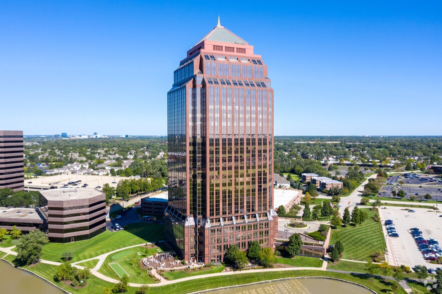 More Photos Of 2 Pierce Pl, Itasca Office For Lease