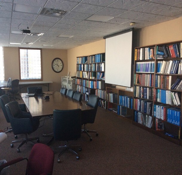 More Photos Of 18222 Lanken Ave, Cleveland Manufacturing For Lease