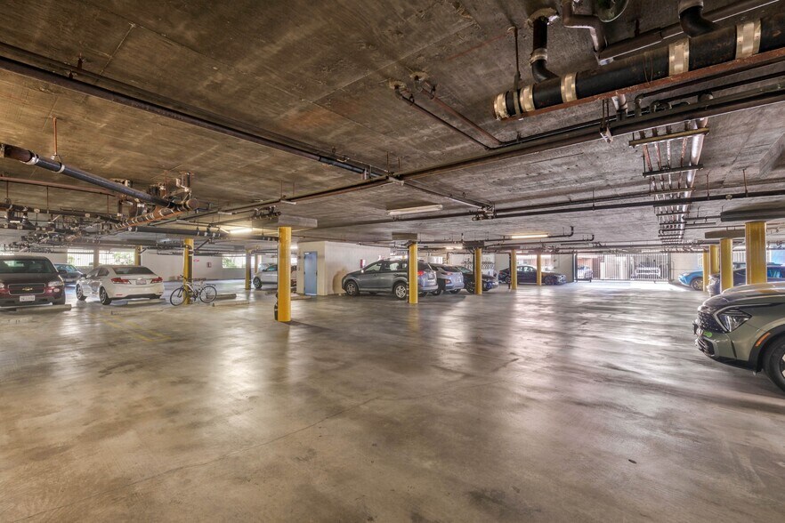 More Photos Of 515 E Elmwood Ave, Burbank Apartments For Sale