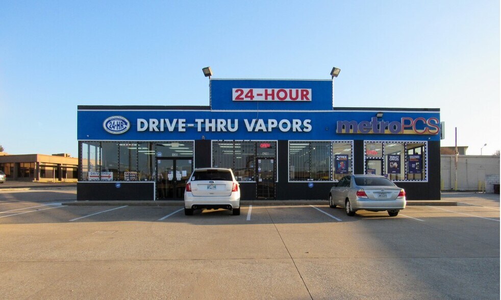 Primary Photo Of 4216-4220 Lyndon B Johnson Fwy, Dallas Freestanding For Lease