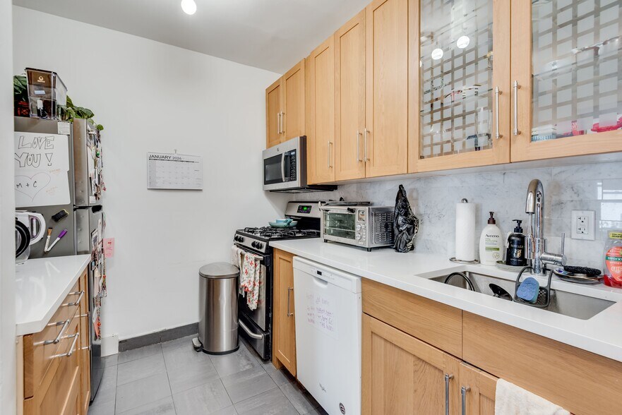 More Photos Of 626 Vanderbilt Ave, Brooklyn Apartments For Sale