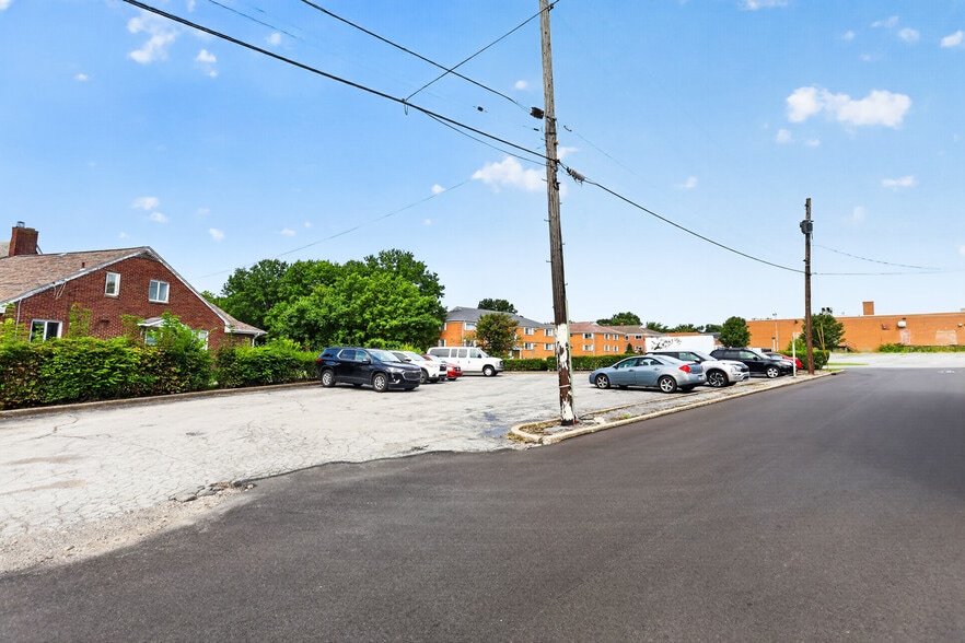 More Photos Of 4120 Market St, Youngstown Freestanding For Sale