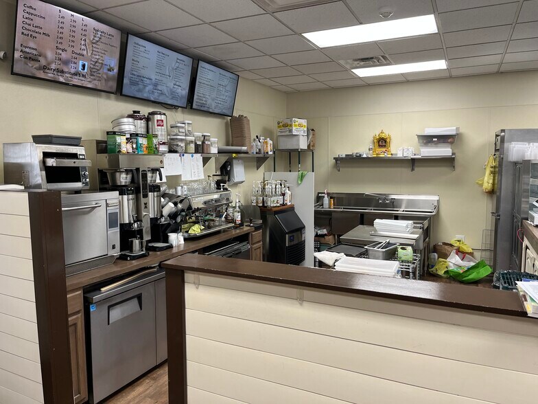 More Photos Of 2728 Augustine Herman Hwy, Chesapeake City Freestanding For Sale