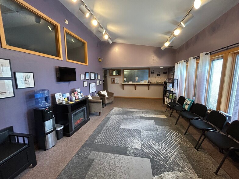 More Photos Of 170 Intrepid Ln, Syracuse Medical For Sale