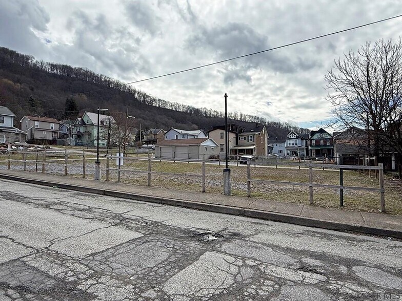 More Photos Of 1002 Church St, Johnstown Storefront Retail Residential For Sale
