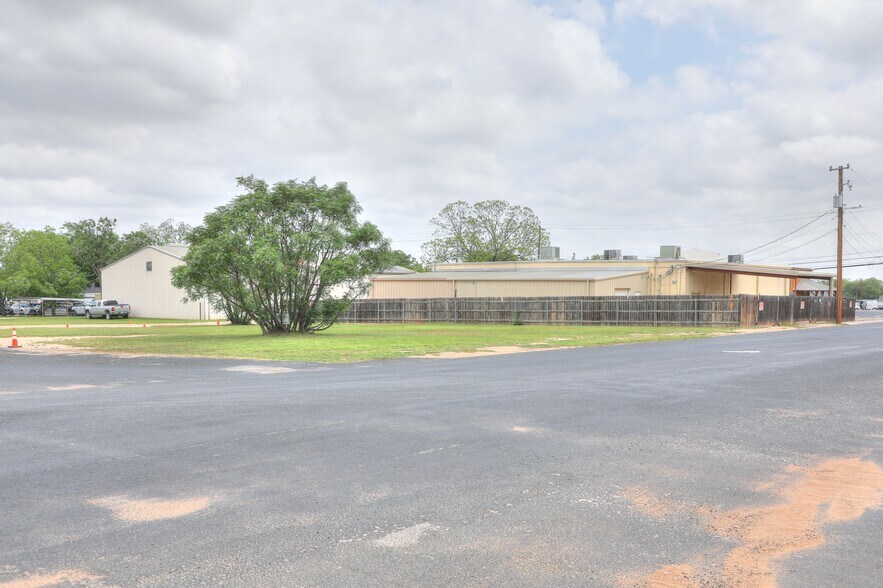 More Photos Of 520 Granite Ave, Fredericksburg Freestanding For Sale