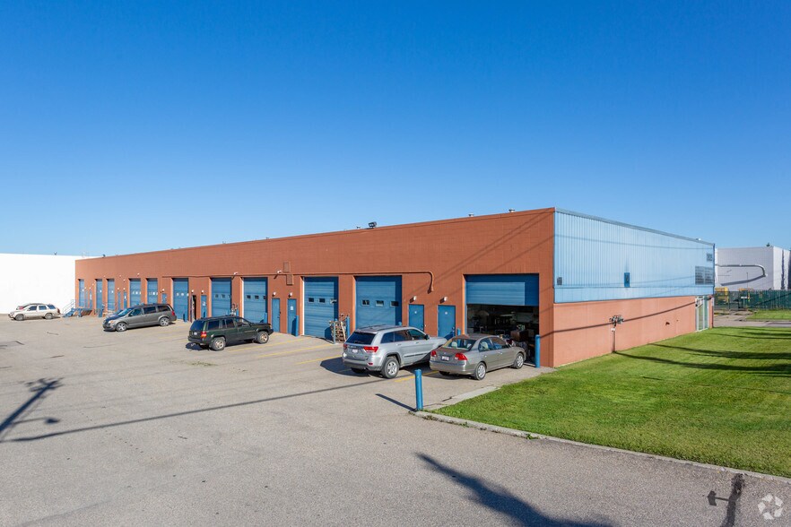 More Photos Of 2625 18th St NE, Calgary Warehouse For Lease