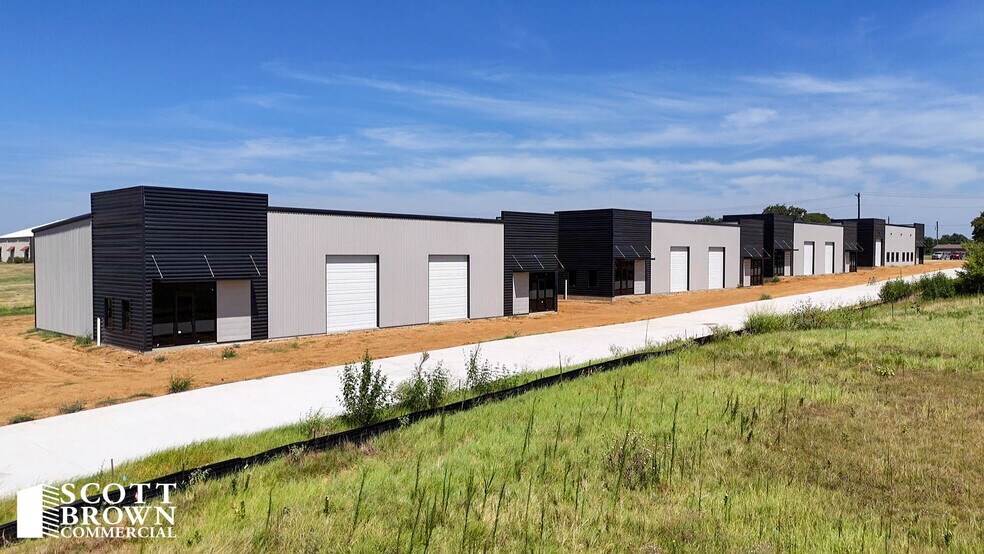 More Photos Of 8870 Liberty Road, Aubrey Unknown For Lease