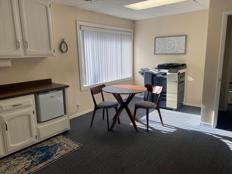 More Photos Of 2750 G St, Merced Office For Lease