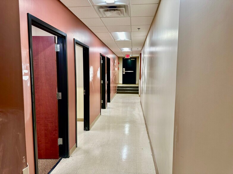 More Photos Of 2214 Osborne St, Humboldt Medical For Sale