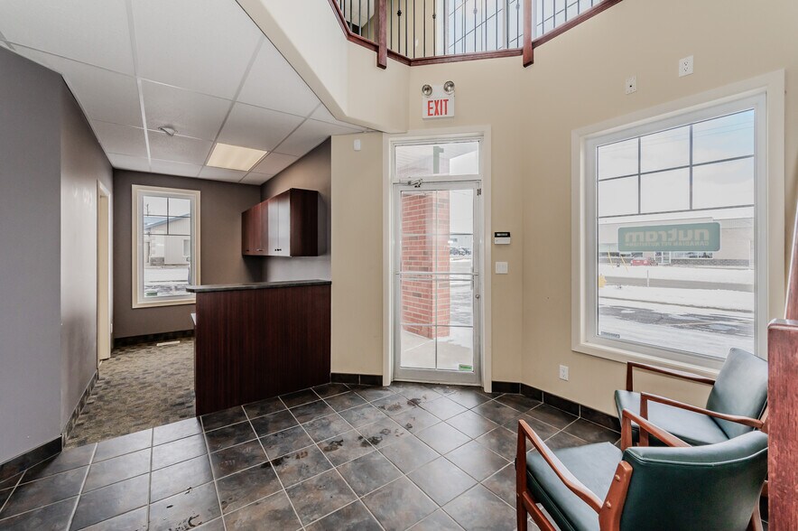 More Photos Of 90 Earl Martin Dr, Woolwich Medical For Lease