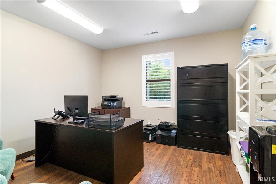 More Photos Of 310 S 5th Ave, Princeton Office For Sale