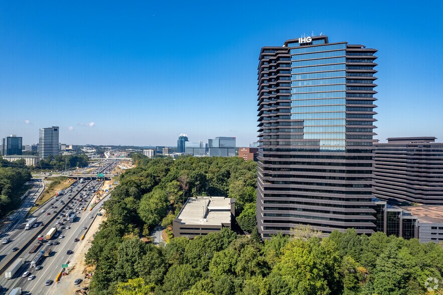 More Photos Of 3 Ravinia Dr, Atlanta Office For Lease