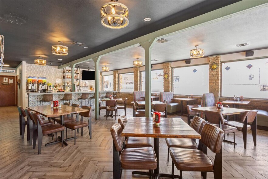More Photos Of 128 N Pecan, Hico Restaurant For Sale