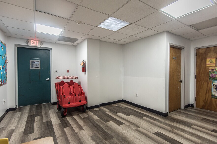 More Photos Of 6044-6052 Castor Ave, Philadelphia Medical For Sale