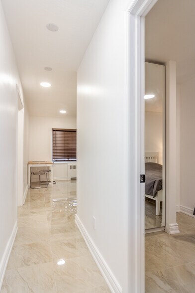 More Photos Of 2709 Lake Shore Dr, Toronto Apartments For Sale