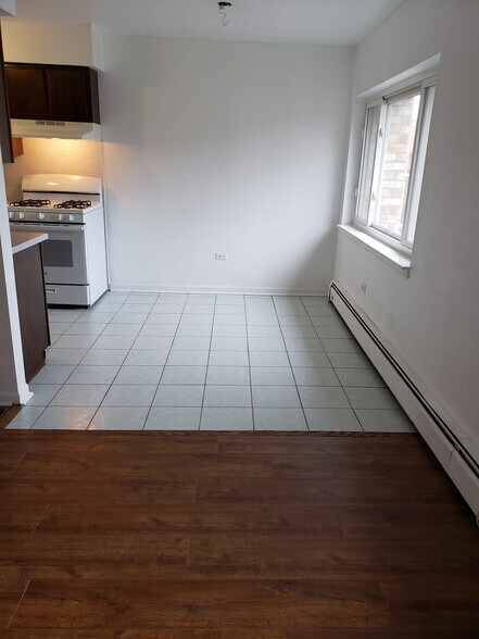 More Photos Of 8613 W Foster Ave, Chicago Apartments For Sale