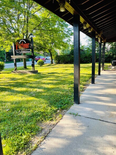 More Photos Of 85 Taft Ave, Arlington Restaurant For Lease
