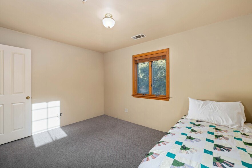 More Photos Of 11660 Lonesome Valley Rd, Leona Valley Specialty For Sale