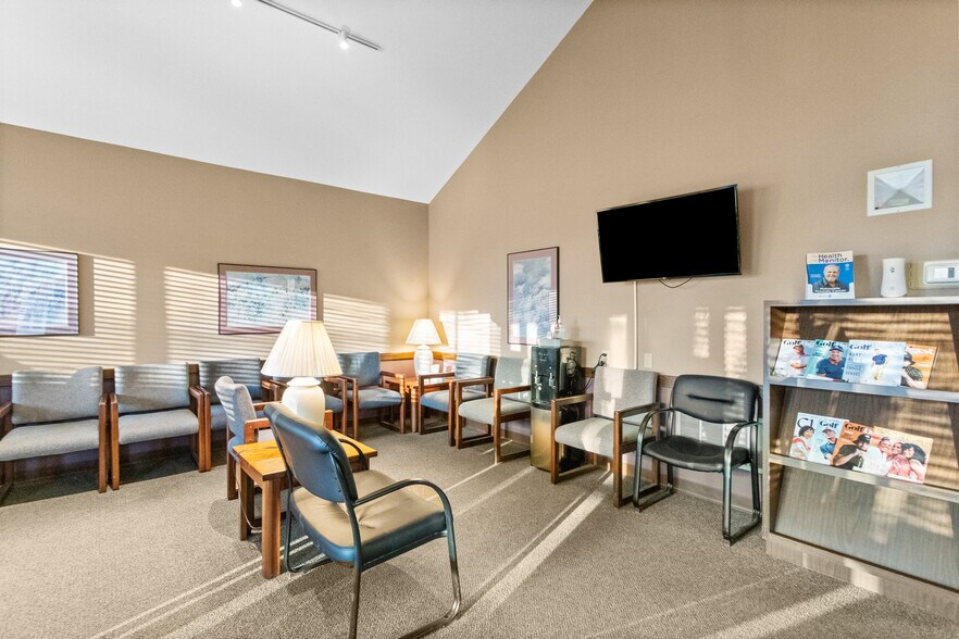 More Photos Of 2345 W Lincoln Rd, Kokomo Healthcare For Lease