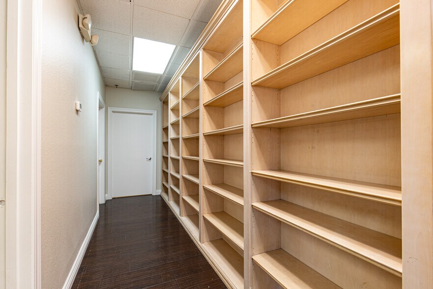 More Photos Of 2881 S Valley View Blvd, Las Vegas Office Residential For Lease
