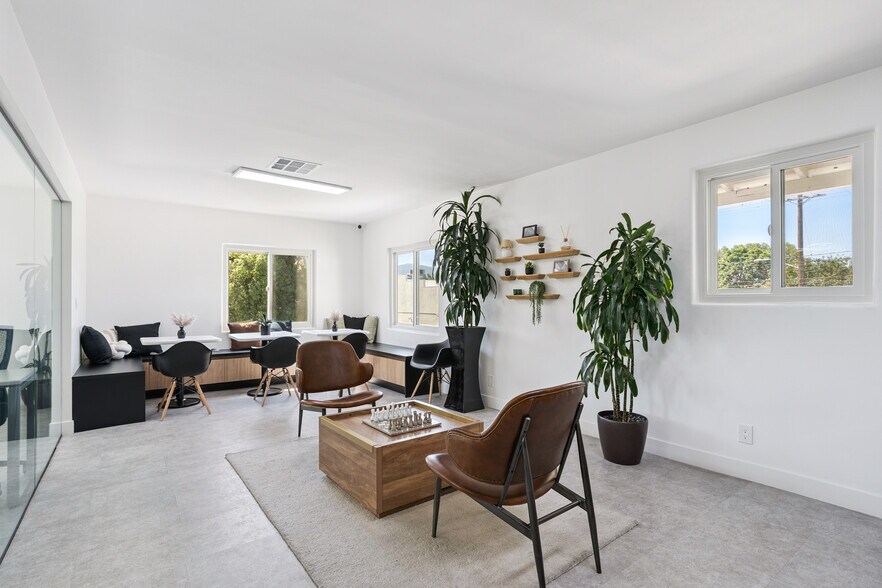 More Photos Of 207 N Victory Blvd, Burbank Office For Lease