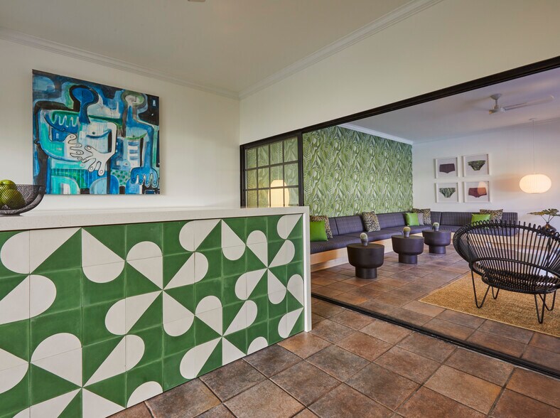 More Photos Of 288 E Camino Monte Vis, Palm Springs Hotel For Sale