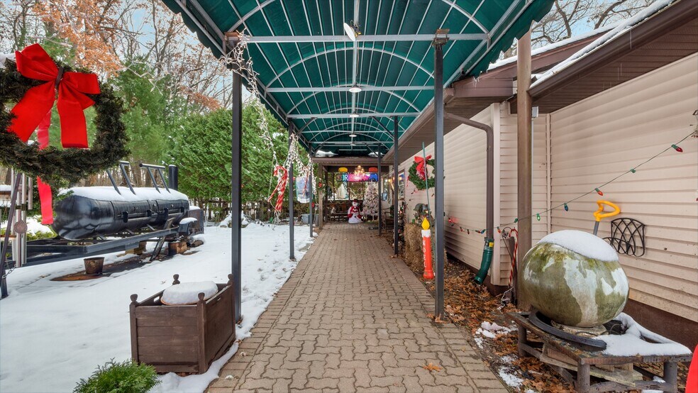 More Photos Of 12227-12229 Seymour Rd, Grass Lake Restaurant For Sale