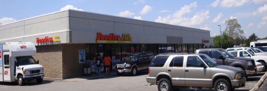 More Photos Of 9600-9652 S Pulaski Rd, Oak Lawn Freestanding For Lease