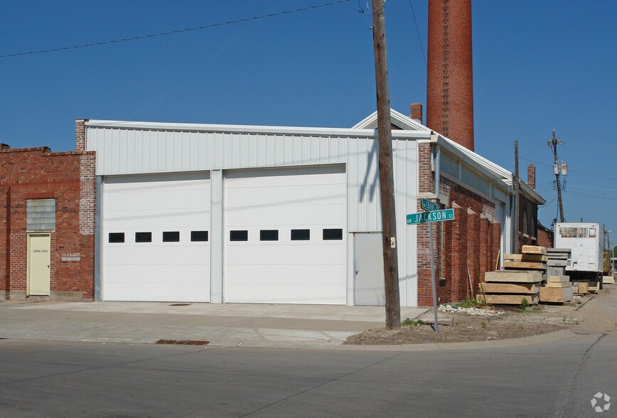 Primary Photo Of 123 NW Jackson St, Topeka Warehouse For Sale