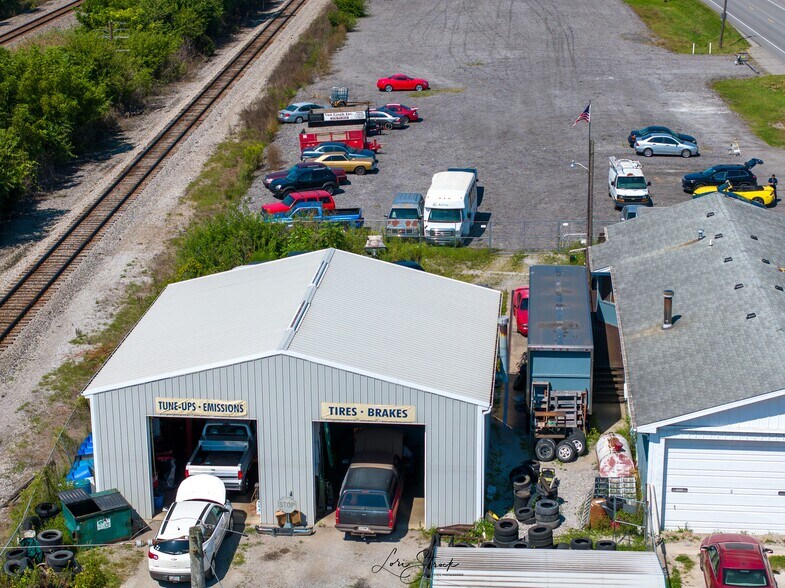 More Photos Of 300 Railroad Ave, Wheeler Auto Repair For Sale