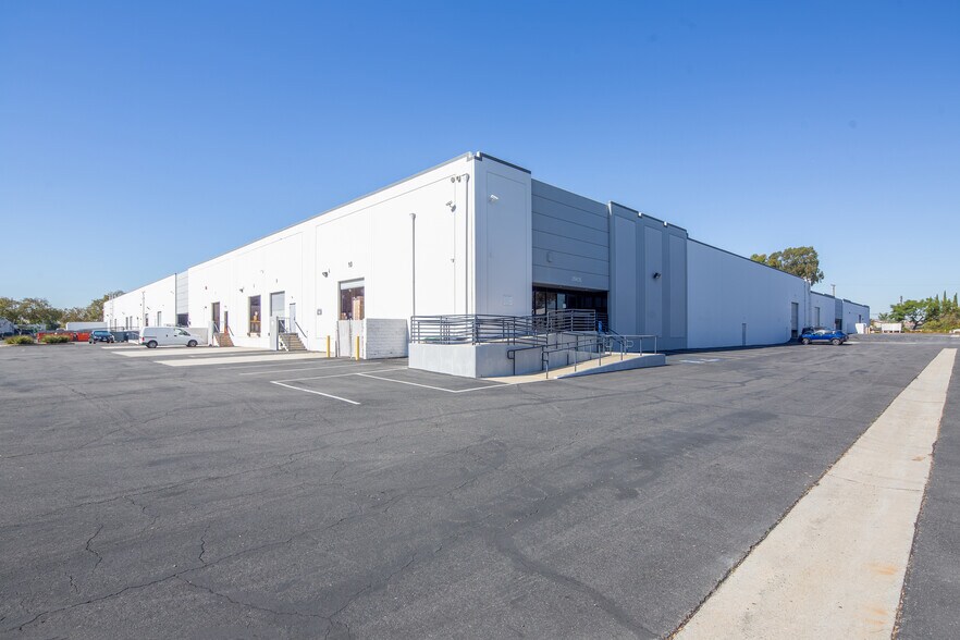 More Photos Of 20435 Tillman Ave, Carson Unknown For Lease