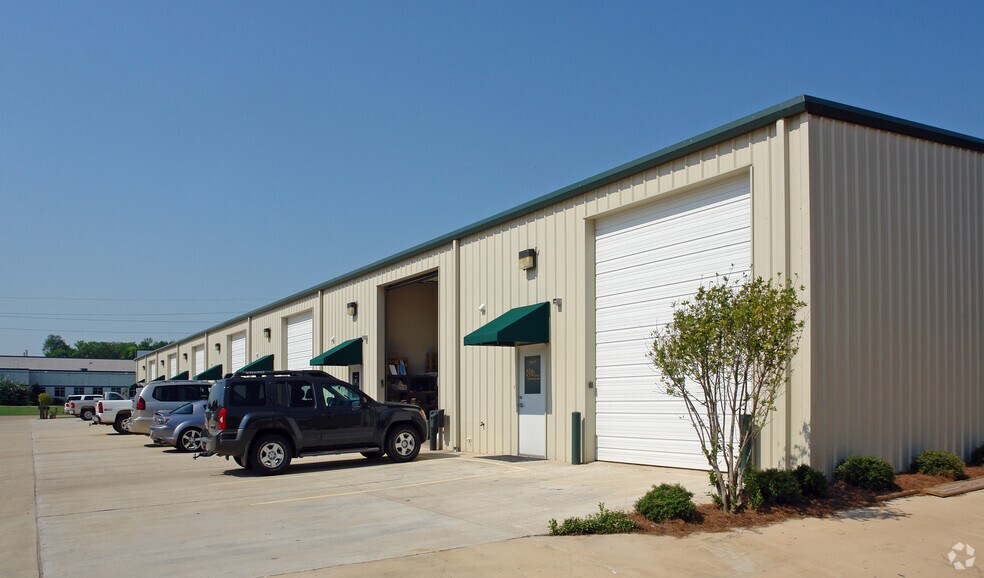 More Photos Of 4101 Viking Dr, Bossier City Light Distribution For Lease