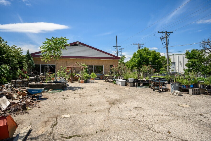 More Photos Of 101 E Main St, Lake Zurich Garden Center For Sale
