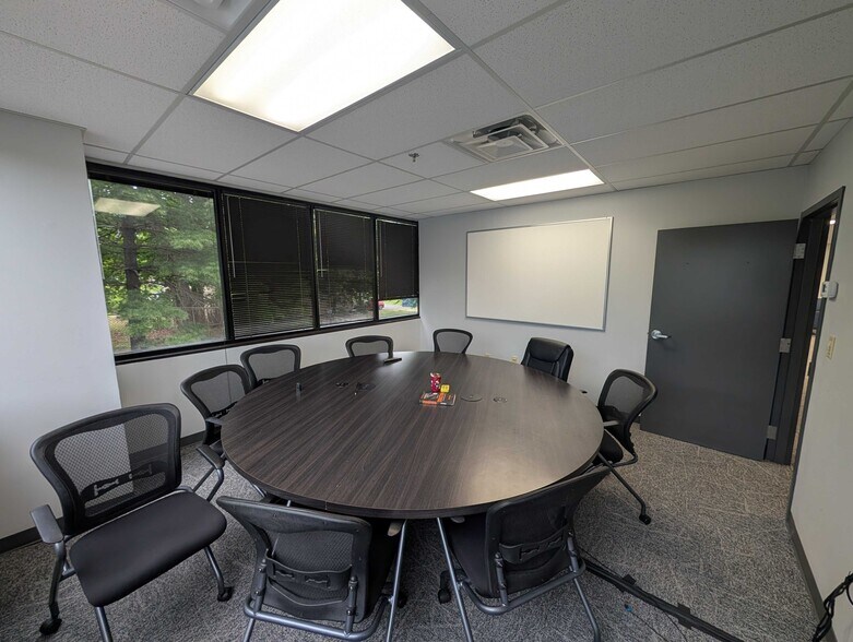 More Photos Of 1321 Murfreesboro Pike, Nashville Office For Lease