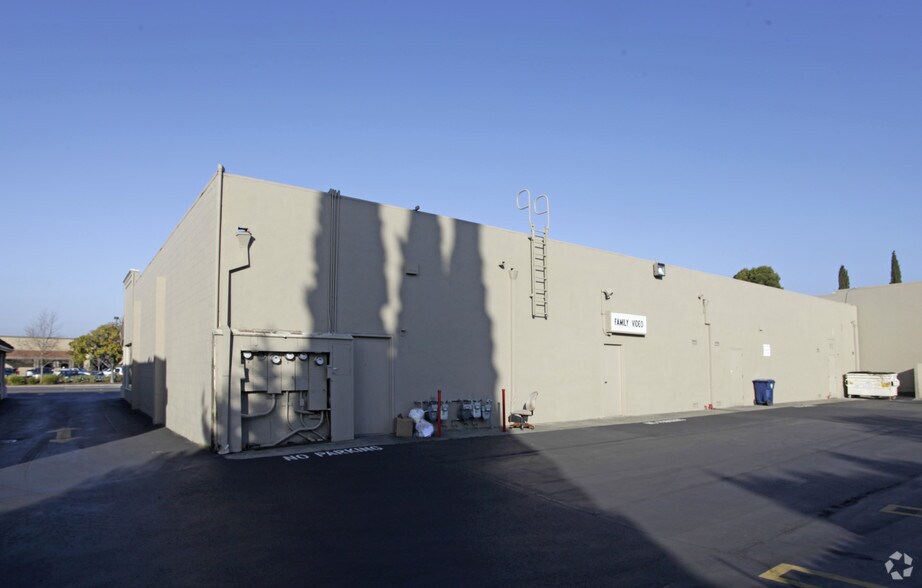 More Photos Of 20560-20590 Redwood Rd, Castro Valley Unknown For Lease