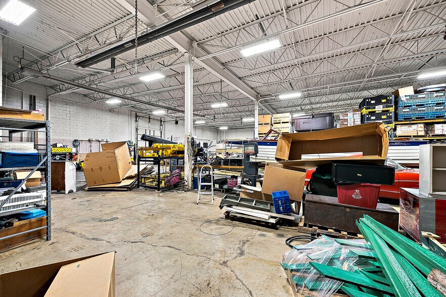 More Photos Of 44468 Reynolds Dr, Clinton Township Manufacturing For Sale