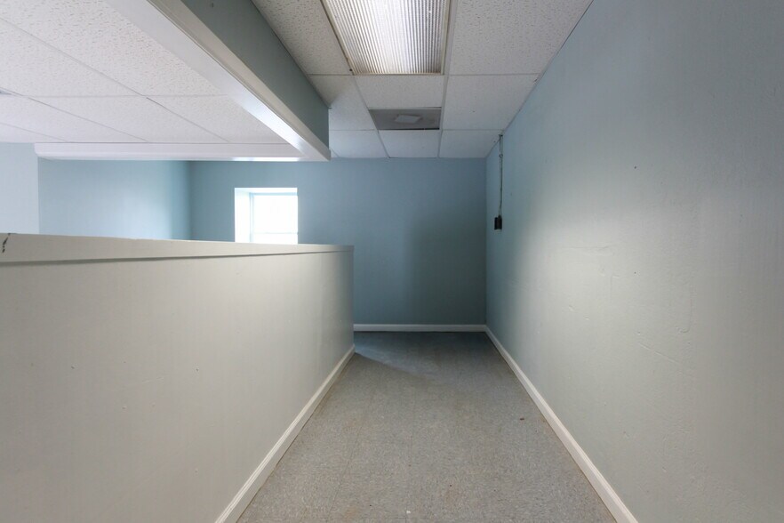 More Photos Of 36 Walnut St, Thurmont Warehouse For Lease