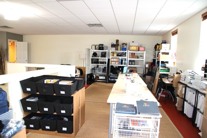 More Photos Of 15 Research Dr, Woodbridge Office For Lease