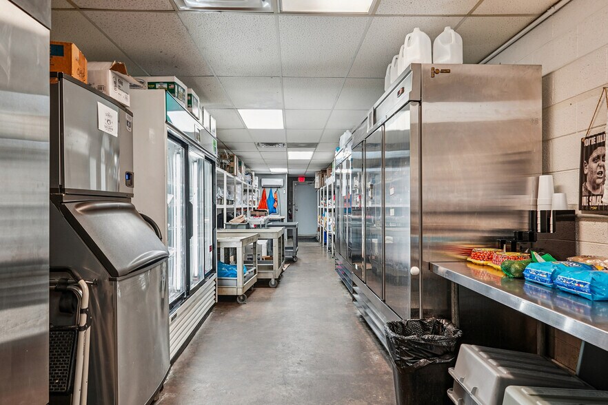 More Photos Of 109-111 S Main St, Irving Restaurant For Sale