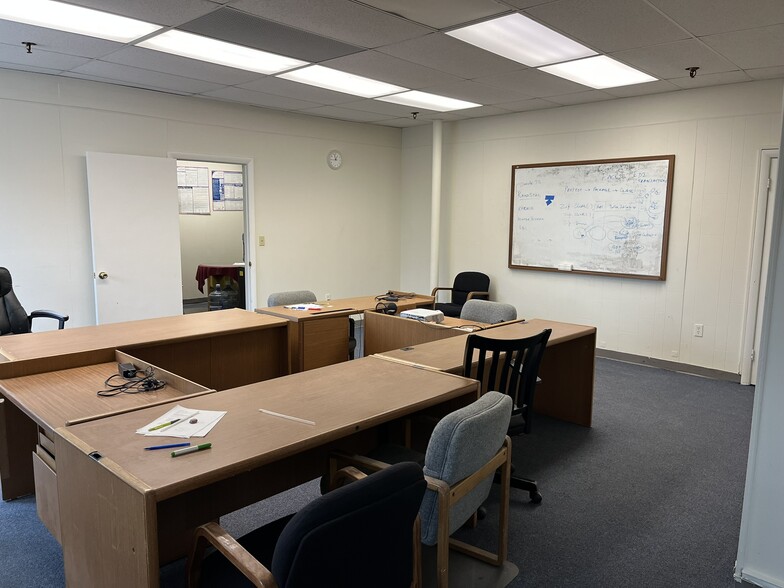 More Photos Of 14 Dartmouth St, Malden Office For Lease