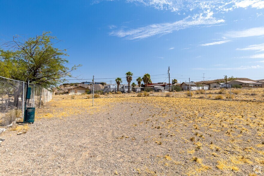 More Photos Of 320 Lee Ave, Bullhead City Apartments For Sale