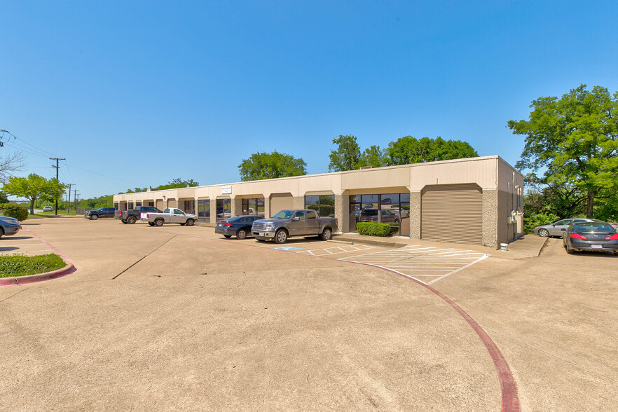 Primary Photo Of 4200 N Main St, Fort Worth Flex For Lease