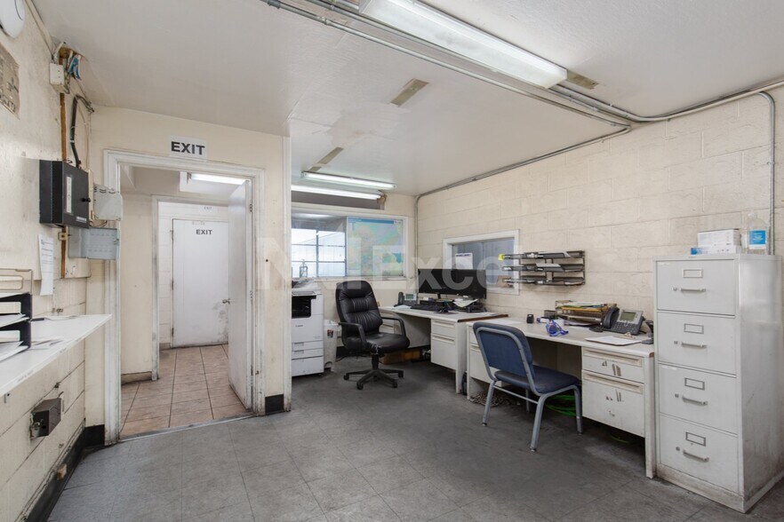 More Photos Of 1800 S Mojave Rd, Las Vegas Truck Terminal For Sale