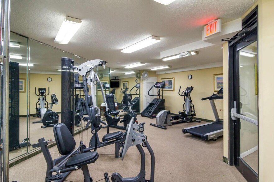 More Photos Of 6802 Commonwealth Ave, Jacksonville Hotel For Sale